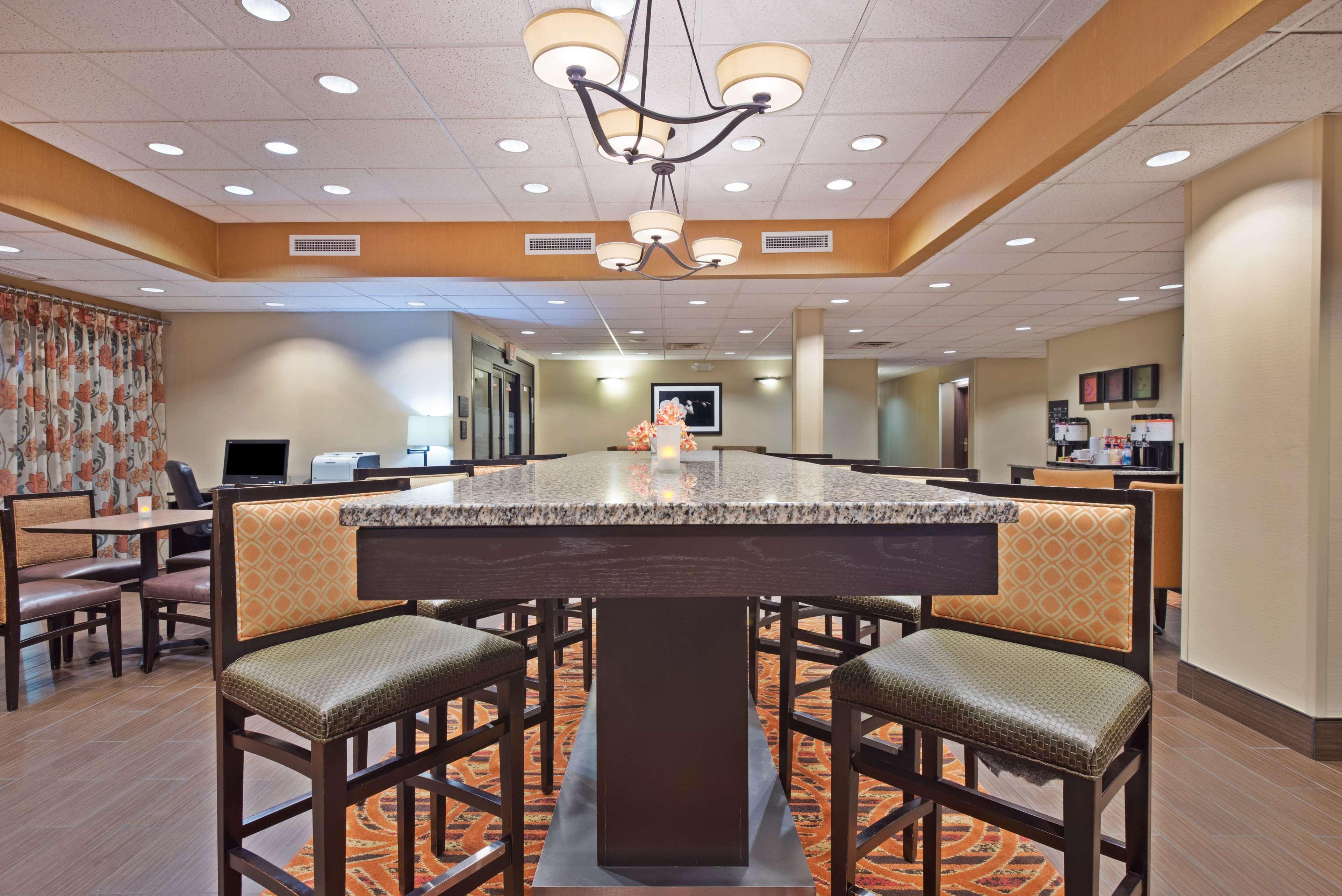 Hampton Inn Winfield Teays Valley Екстериор снимка
