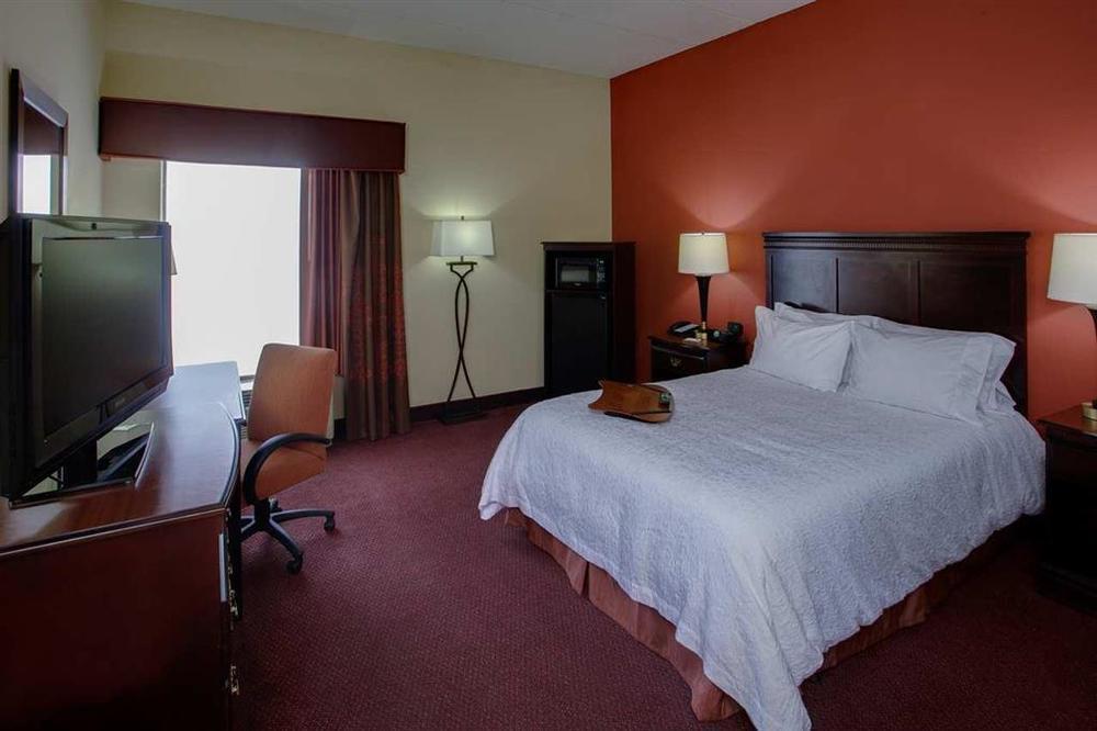 Hampton Inn Winfield Teays Valley Стая снимка