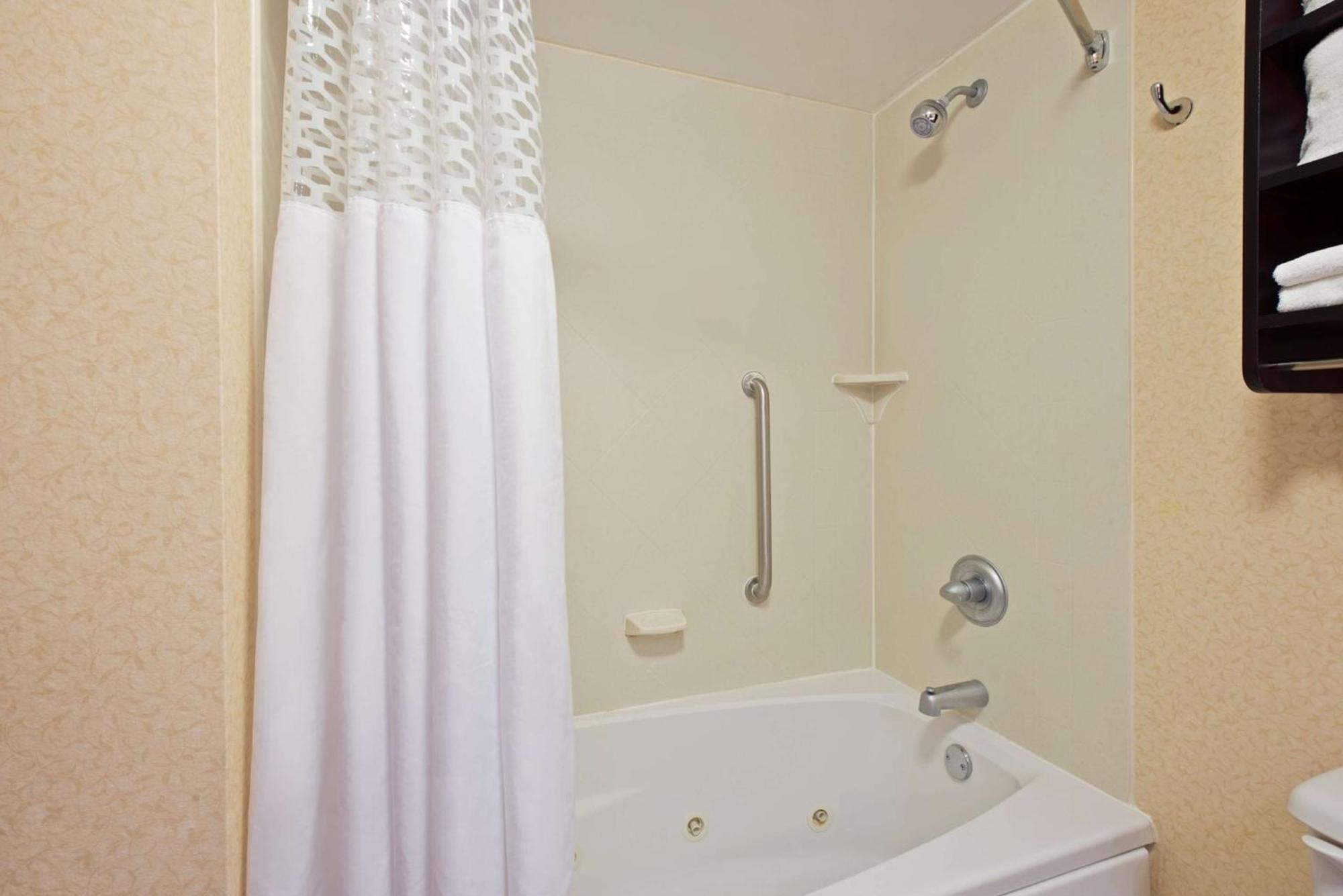 Hampton Inn Winfield Teays Valley Екстериор снимка