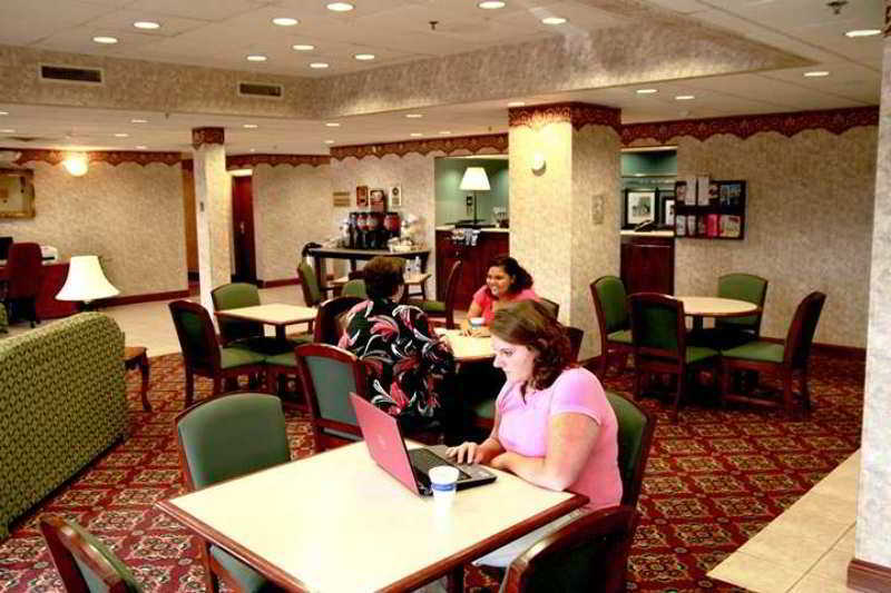 Hampton Inn Winfield Teays Valley Ресторант снимка